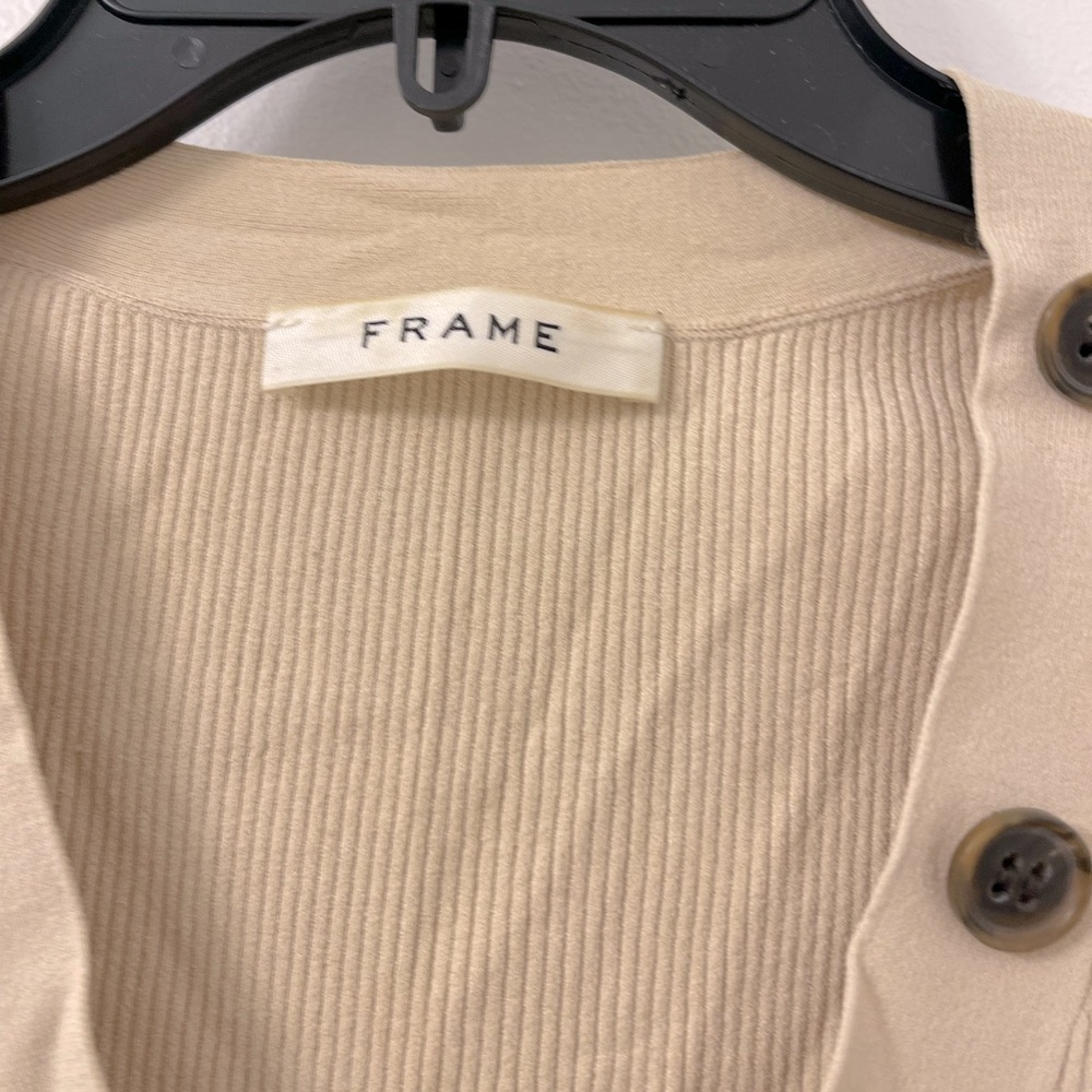 Frame Ribbed Knit V Neck Top - Picture 5 of 5